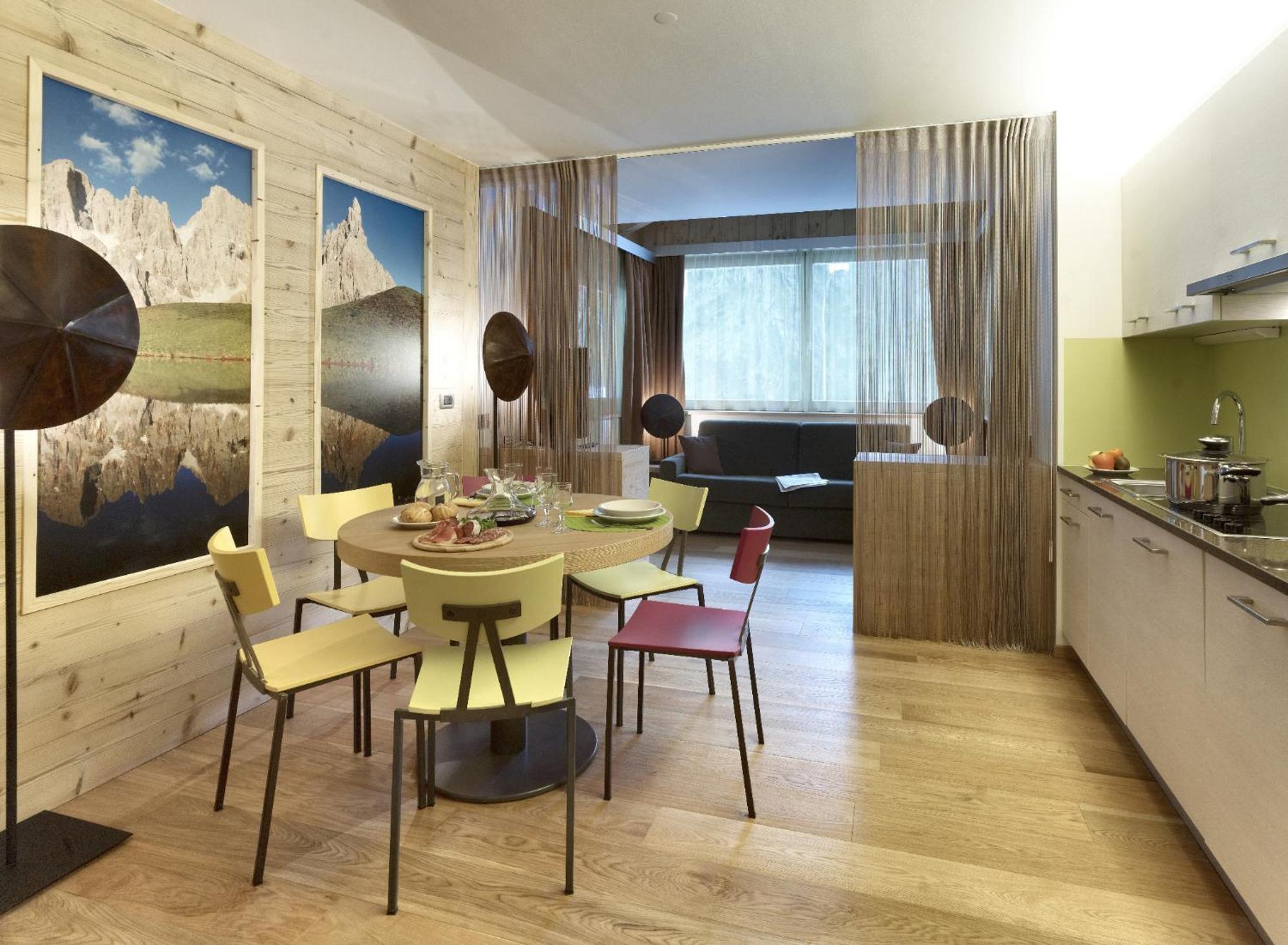 Color Home Suite Apartments Predazzo Ngoại thất bức ảnh