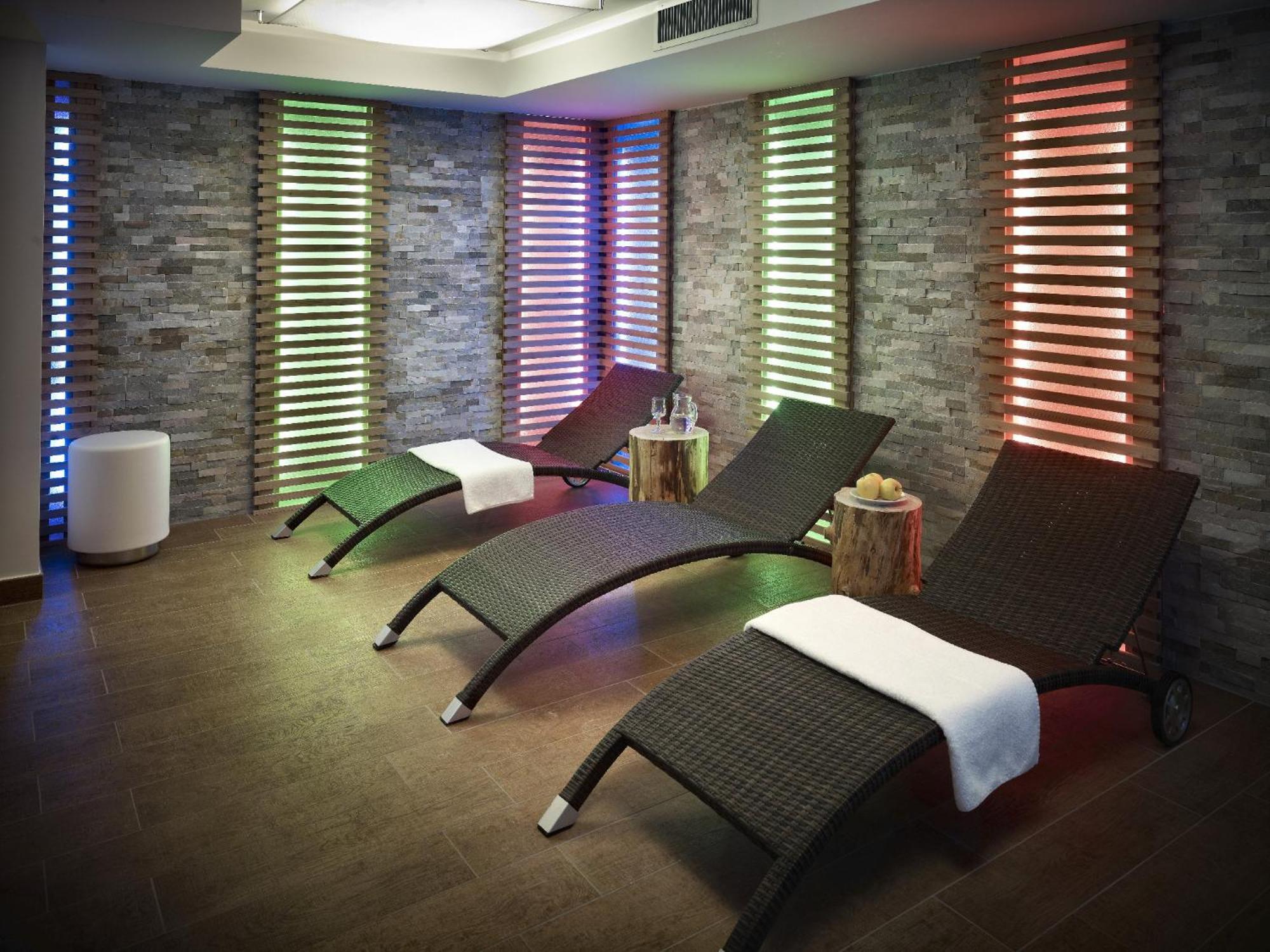 Color Home Suite Apartments Predazzo Ngoại thất bức ảnh