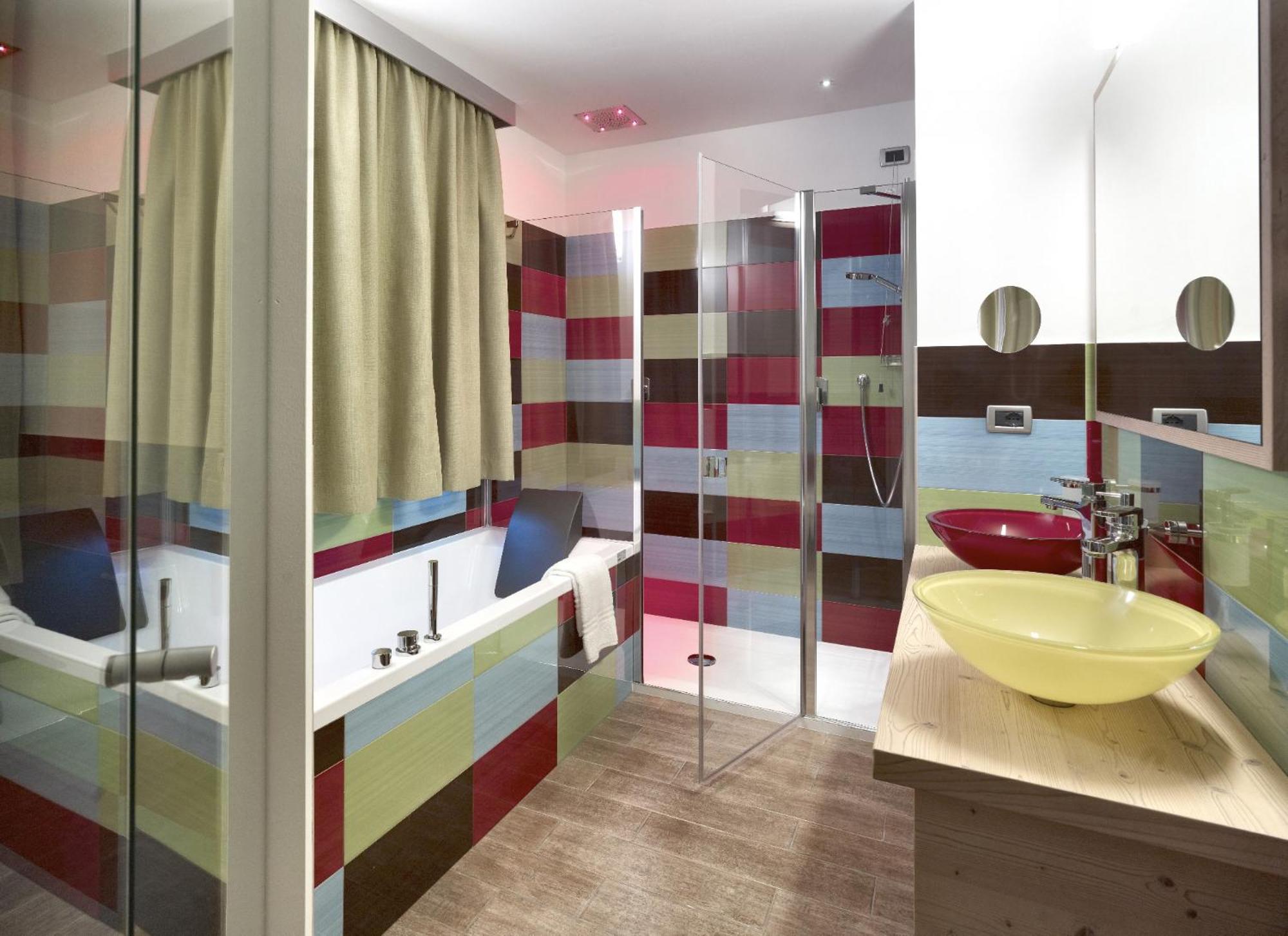 Color Home Suite Apartments Predazzo Ngoại thất bức ảnh
