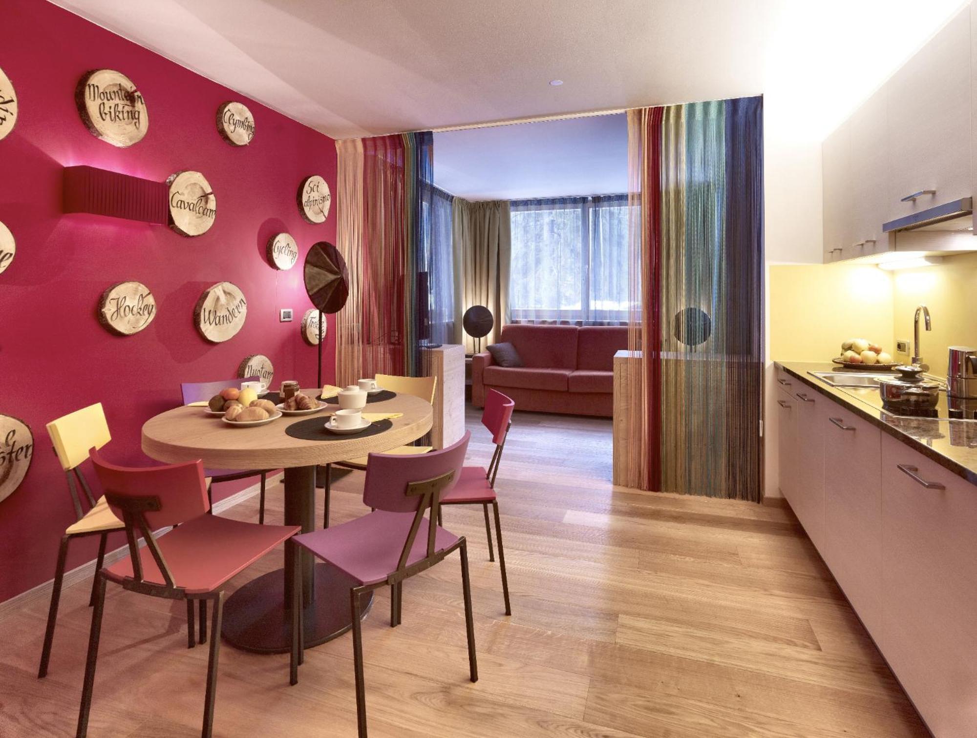 Color Home Suite Apartments Predazzo Ngoại thất bức ảnh