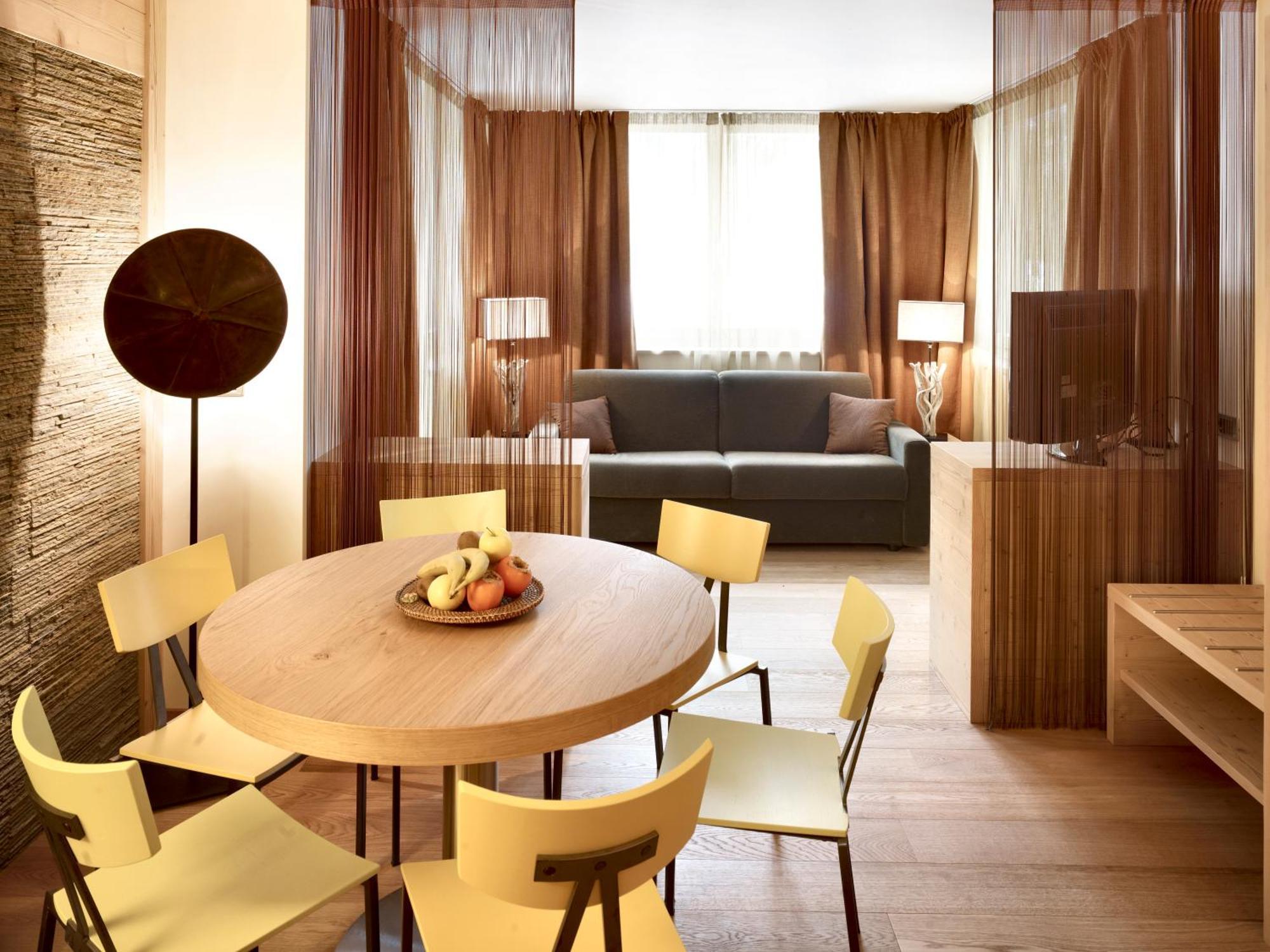 Color Home Suite Apartments Predazzo Ngoại thất bức ảnh
