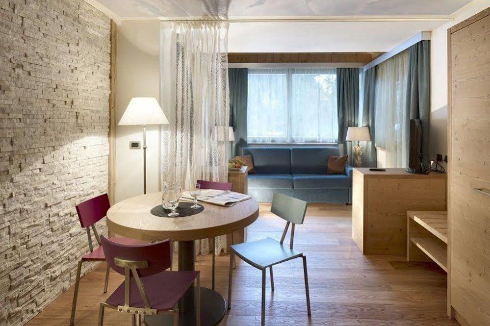 Color Home Suite Apartments Predazzo Ngoại thất bức ảnh