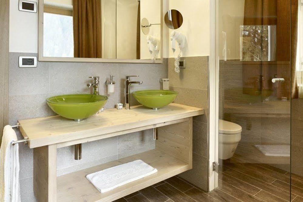 Color Home Suite Apartments Predazzo Ngoại thất bức ảnh