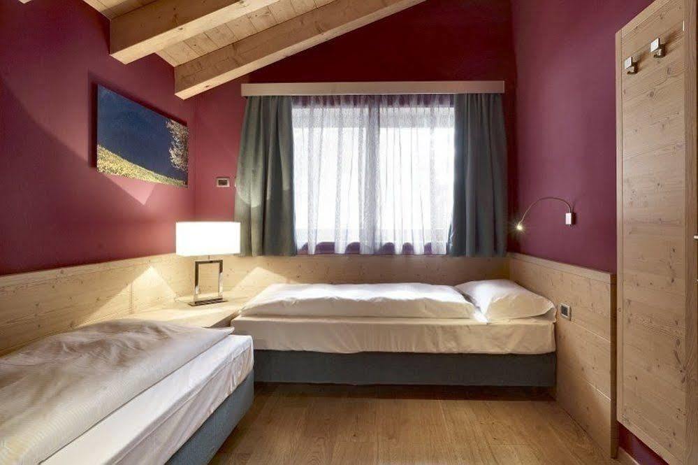 Color Home Suite Apartments Predazzo Ngoại thất bức ảnh